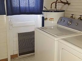 Cute 2 Bedroom, 1 Bath Home with New Paint in Medford, OR (Photo 6 of 6)