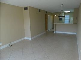 Magnificent 2/2 Condo with Balcony in Pompano Beach, FL (Photo 2 of 5)