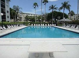 Magnificent 2/2 Condo with Balcony in Pompano Beach, FL (Photo 5 of 5)