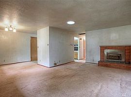 60'S Rambler in a Quiet Neighborhood in Lakewood, WA (Photo 2 of 4)