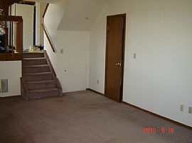 Tri-Level  3 Beds 2 Baths/one Car Garage 1200sqft in Colorado Springs, CO (Photo 3 of 9)