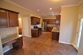  Home Details For 1683 Kautz Rd in Aurora, IL (Photo 5 of 12)