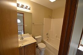  Home Details For 1683 Kautz Rd in Aurora, IL (Photo 9 of 12)