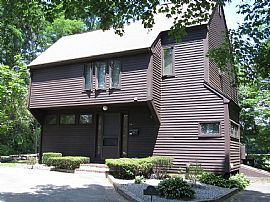 3 Bedroom House in Framingham, MA (Photo 2 of 7)