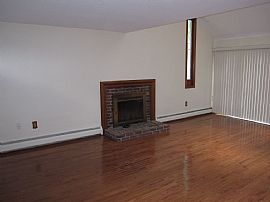 3 Bedroom House in Framingham, MA (Photo 3 of 7)