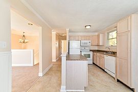 4bedroom Home in Elkton, MD (Photo 7 of 8)