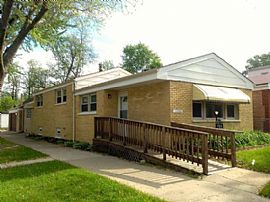  Beautiful 4 Bedroom and 2 Bathroom Home Available in Chicago, IL
