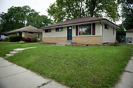 8736 W Monrovia Ave Milwaukee, Wi 53225 in Milwaukee, WI (Photo 2 of 9)