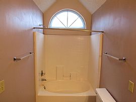 3 Bedroom House in Nashville, TN (Photo 11 of 12)