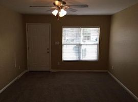 Beautiful and Fine 3 Beds 2 Baths 1,481 Sqft in Raleigh, NC (Photo 2 of 12)