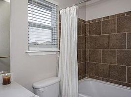 3 Beds 2 Baths 1,250 Sqft in Oklahoma City, OK (Photo 9 of 12)