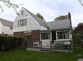  3 Beds 2 Baths 2,032 Sqft in Jamaica, NY (Photo 2 of 12)