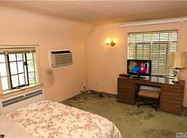  3 Beds 2 Baths 2,032 Sqft in Jamaica, NY (Photo 3 of 12)