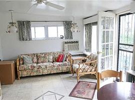  3 Beds 2 Baths 2,032 Sqft in Jamaica, NY (Photo 4 of 12)