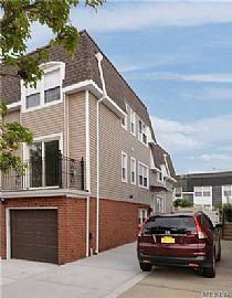 3 Beds 2.5 Baths 2,000 Sqft in Bayside, NY