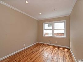 3 Beds 2.5 Baths 2,000 Sqft in Bayside, NY (Photo 12 of 12)