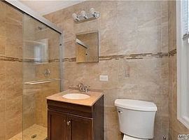 3 Beds 2.5 Baths 2,000 Sqft in Bayside, NY (Photo 8 of 12)