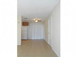 Great Location! This 3 Bedroom 1 Bath Home in Palm Desert, CA (Photo 6 of 8)
