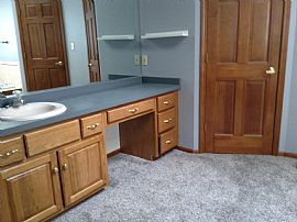 3 Bedroom, 2 Baths Single Ranch Home in Beavercreek, OH (Photo 3 of 8)