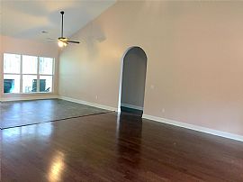 Beautiful 2br/1ba Located Less Than Two Miles From Dogwood Fest in Brandon, MS (Photo 3 of 6)