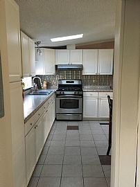 Nice and Clean Place to Live. Very Private Setting on a Dead En in Augusta, ME (Photo 2 of 7)