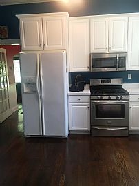 5 Minutes to Downtown Charleston, Wv in Charleston, WV (Photo 4 of 9)