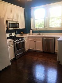 5 Minutes to Downtown Charleston, Wv in Charleston, WV (Photo 5 of 9)