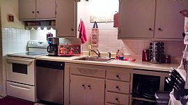 Beautiful Downtown Bentonville Home For Rent. 2bd, 1ba, All App in Bentonville, AR (Photo 2 of 8)