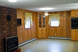 2 Bedroom, 2 Bath House Is Conveniently Located Right on Prices in Blacksburg, VA (Photo 3 of 7)