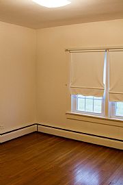 2 Bedroom, 2 Bath House Is Conveniently Located Right on Prices in Blacksburg, VA (Photo 4 of 7)