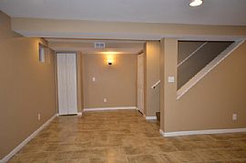 3 Bedroom Bi-Level. 3 Full Baths in East Stroudsburg, PA (Photo 2 of 7)