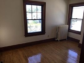 3 Bedrooms 2 Full Bathrooms in Lincoln, NE (Photo 2 of 6)