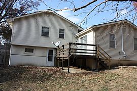 Updated and Spacious 4bd/2.5ba/ in Overland Park, KS (Photo 10 of 10)