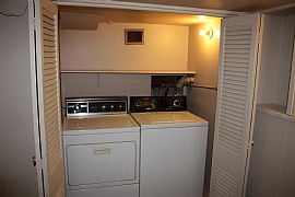 Updated and Spacious 4bd/2.5ba/ in Overland Park, KS (Photo 9 of 10)