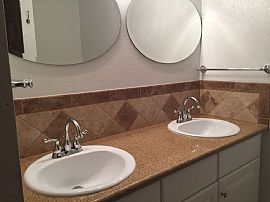 Lovely 5bedroom Family Home  in Cheyenne, WY (Photo 9 of 10)