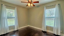 Beautifully Updated 3bed 2bath, Move-In Ready Home on An Extra in Austin, TX (Photo 10 of 11)