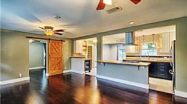 Beautifully Updated 3bed 2bath, Move-In Ready Home on An Extra in Austin, TX (Photo 5 of 11)