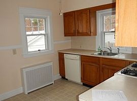 145 Columbia Ave, Warwick, Ri 02888 3 Beds 1 Baths 1,214 Sqf in Warwick, RI (Photo 7 of 7)