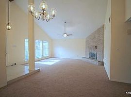 Great Location! Easy Access to Highway 59, Alt-90 and Beltway 8 in Houston, TX (Photo 3 of 5)
