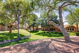 Amazing Town House Available Now! in Phoenix, AZ