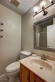 Amazing Town House Available Now! in Phoenix, AZ (Photo 7 of 8)