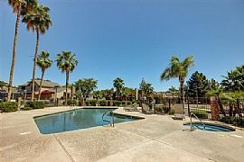 Amazing Town House Available Now! in Phoenix, AZ (Photo 8 of 8)
