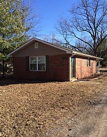 Charming One Bedroom, One Bathroom Home For Rent.  in New Athens, IL