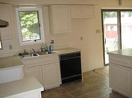 3 Bedroom, 2 Bath Contemporary Home Features Cathedral Ceilings in Albrightsville, PA (Photo 4 of 7)