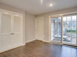  1911 David Dr, Champaign, Il 61821 4 Beds 2 Baths 1,789 Sqft in Champaign, IL (Photo 5 of 6)