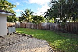 Lovely Three Bedroom Two Bath Home in Highly Desirable in Boynton Beach, FL (Photo 6 of 7)