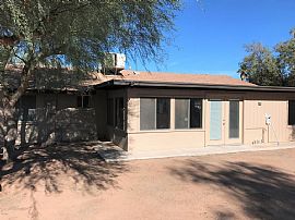 Clean and Move in Ready. 3 Bedroom 1.75 Bath in The Heart of Ca in Casa Grande, AZ (Photo 7 of 7)