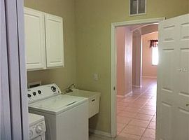 This 4+ Bed Rooms, 3.5 Baths, Pool with 3 Car Garage House in Lakewood Ranch, FL (Photo 3 of 10)