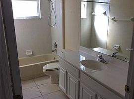 This 4+ Bed Rooms, 3.5 Baths, Pool with 3 Car Garage House in Lakewood Ranch, FL (Photo 6 of 10)