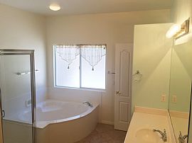 3 Bedroom House in Boulder City, NV (Photo 7 of 8)